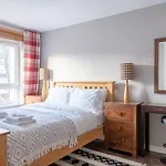 Lovely 1-Bedroom Property With Balcony In West End