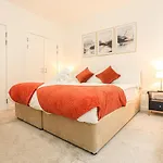 Riverside Modern 2 Bedroom Flat