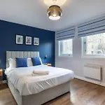 ** Modern Merchant City 1 Bed Apartment With Free Parking **