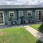 Auchenlea Lodges