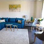 Fab Location 1 Bed Apt Overlooking Glasgow Green