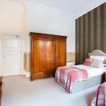 West George Street Apartment