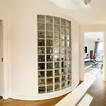 Stunning Riverview City Centre Apartment