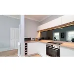 Flat Overlooking Botanic Gardens