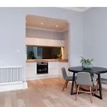 Flat Overlooking Botanic Gardens