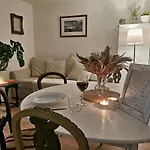 Peaceful House In The Heart Of Glasgow City, Close To Queen Elizabeth Hospital And Govan Subway, Free Private Parking