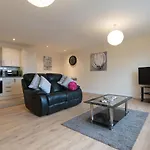 Executive 2 Bed 2 Bath - Free Parking