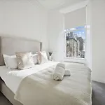 Grand 2 Bed Blythswood Apartment