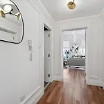 Grand 1 Bed Blythswood Apartment
