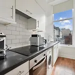 Grand 2 Bed Blythswood Apartment