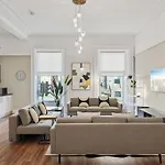 Grand 1 Bed Blythswood Apartment