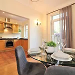 Signature - Lincoln View