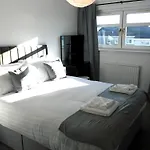 New & Delightful 3 Bed House In East Kilbride
