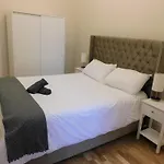 Beautiful 3 Bed Apt In The City Centre