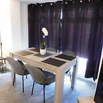 New & Delightful 3 Bed House In East Kilbride