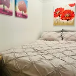 Glasgow Center/West End Apartment
