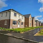 Darnley Southside House 61 Leggastston Road