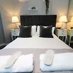 Glas-Go 2 Bedroom Apartment 3 Min Walk To Secc Hydro Free Parking Onsite