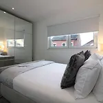 Glas-Go 2 Bedroom Apartment 3 Min Walk To Secc Hydro Free Parking Onsite