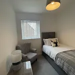 Pass The Keys Beautiful Glasgow South Home