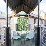 Bright Central Flat With Balcony And Free Parking