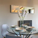 Beautiful West End Flat With Private Parking