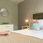Beautiful West End Flat With Private Parking