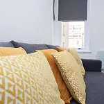 Newly Renovated City Apartment