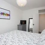 Newly Renovated City Apartment