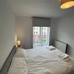 Modern 2 Bedroom City Apartment