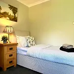 Spacious 2 Bed-Flat In Glasgow City - Free Parking