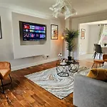 Glasgow Green Modern Stay