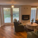 23 Lochburn Gardens - Carz