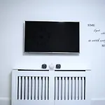 Recently Refurbished 2 Bedroom Apartment!