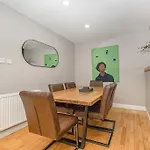 Bright And Central Duplex In Glasgow City Centre