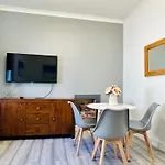 2 Bedroom Apartment Near Glasgow Sec, Hydro & City Centre