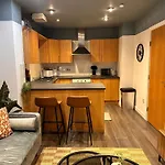 Stylish 2 Bed City Retreat