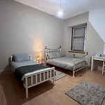 Traditional 5 Bedroom House Free Parking Central Glasgow Westend