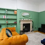 Lovely Spacious 2 Bed Flat