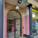 Lovely Central Station 1 Bed Apartment B10