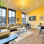 Lovely Central Station 1 Bed Apartment A6