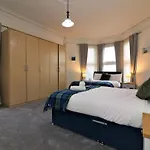 10 Bedrooms Pool Table Garden Piano