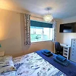 Double Room In Riverside Apartment - C