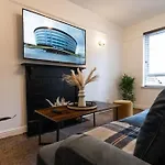 Cosy Finnieston Apt - Private Access & Freeparking