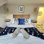 Warm & Cosy Home In Glasgow