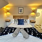 Warm & Cosy Home In Glasgow