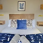 Warm & Cosy Home In Glasgow