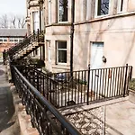 Elegant West End Flat In Glasgow
