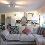 Fabulous Stylish Flat In Merchant City & Free Secure Parking