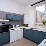 Newly Renovated Flat In Trendy Finnieston